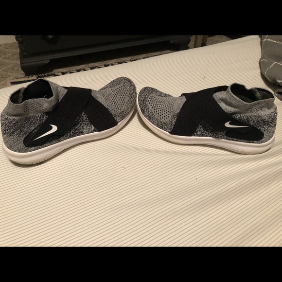 Nike shoes - Picture 2 of 3